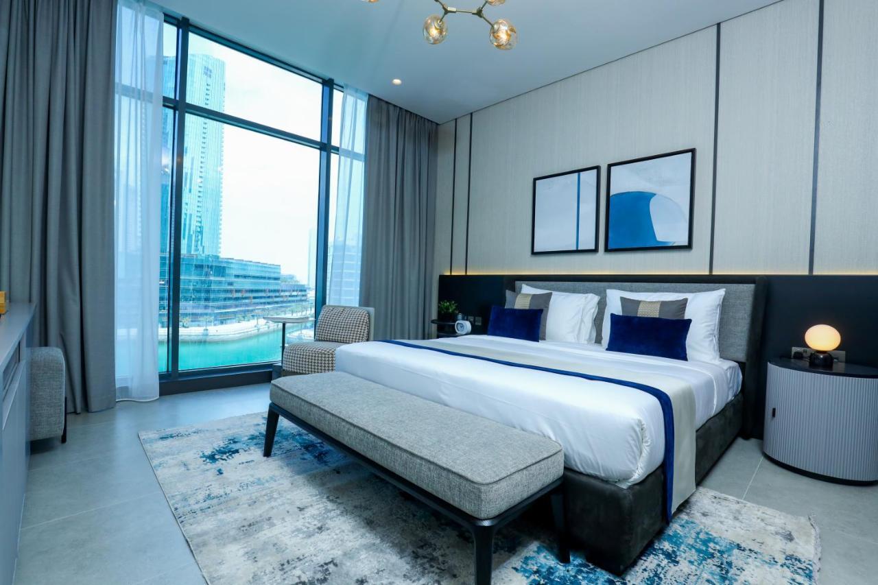 Charthouse Bahrain Hotel Al-Manamah Bagian luar foto A bedroom at the Address Downtown Hotel