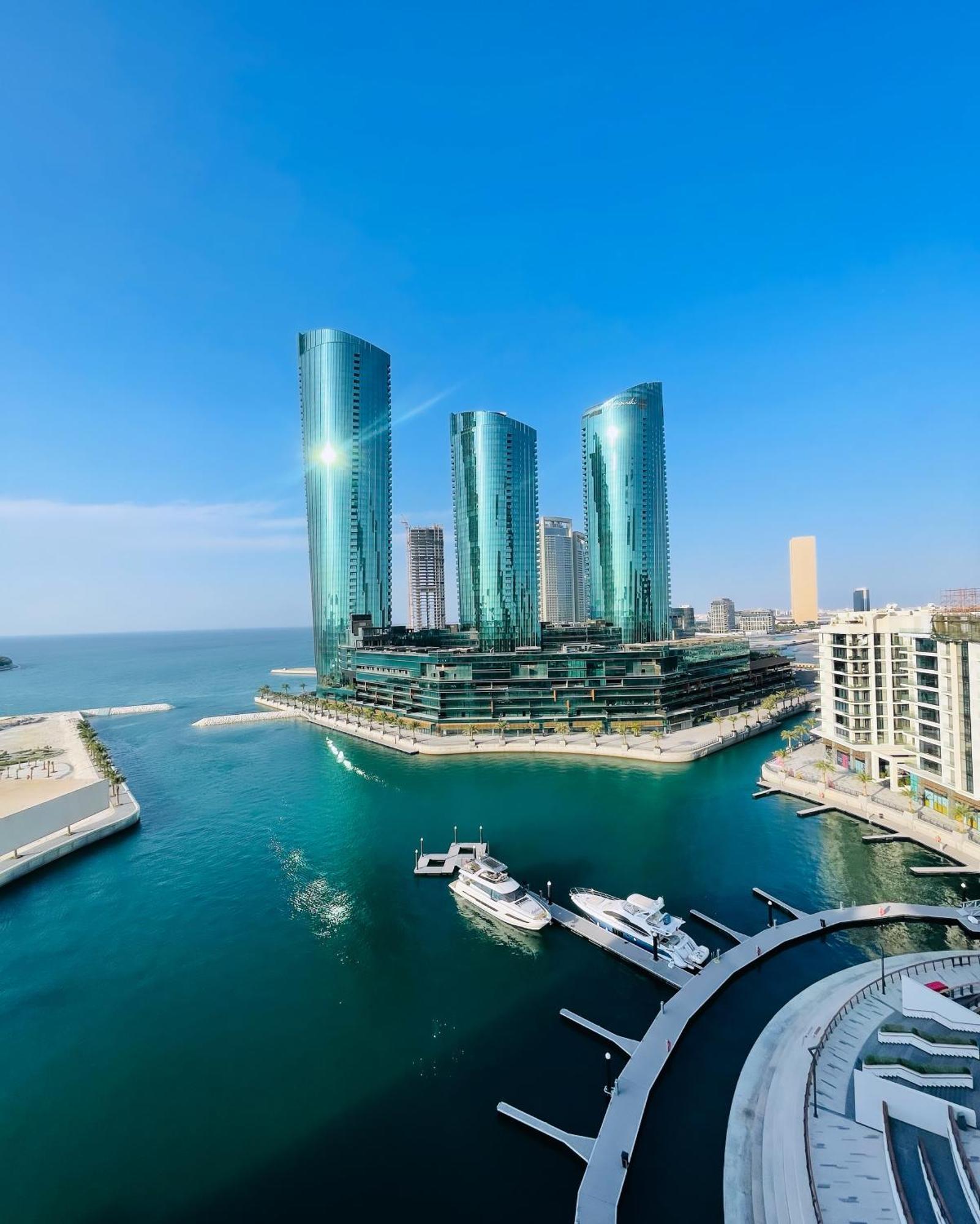 Charthouse Bahrain Hotel Al-Manamah Bagian luar foto The complex in 2018