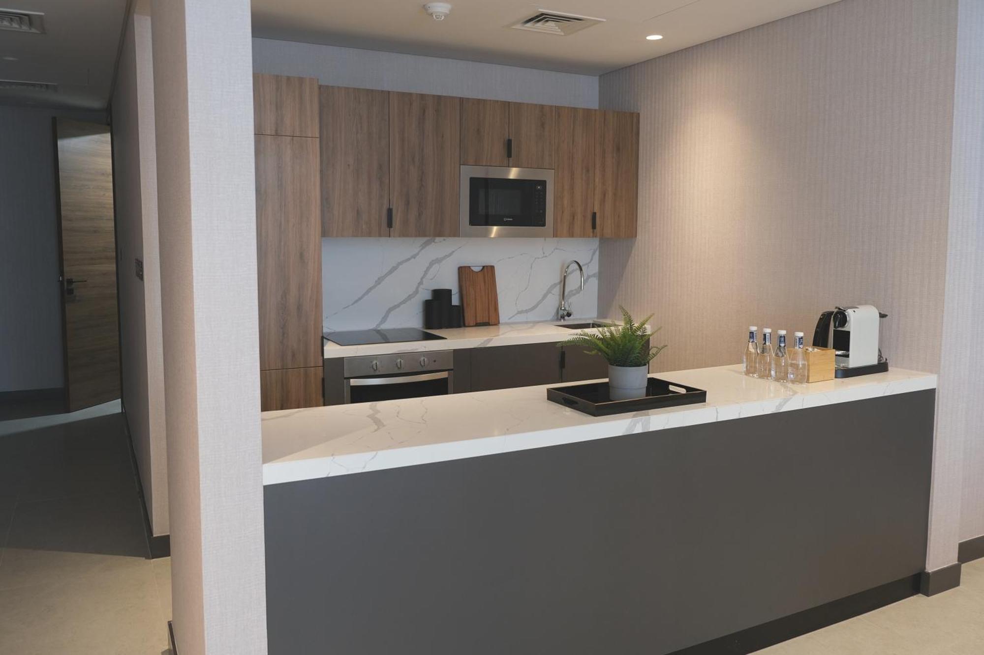 Charthouse Bahrain Hotel Al-Manamah Bagian luar foto Kitchen