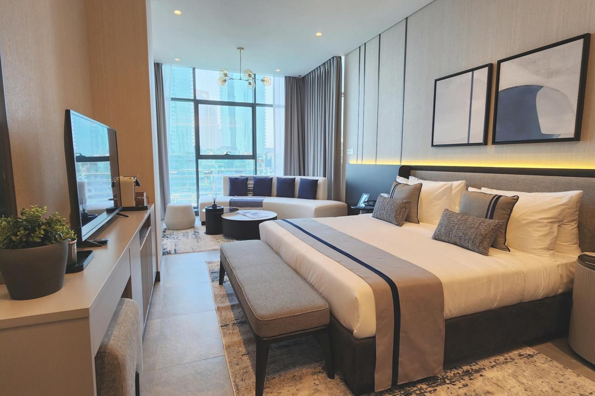 Charthouse Bahrain Hotel Al-Manamah Bagian luar foto A bedroom at the hotel